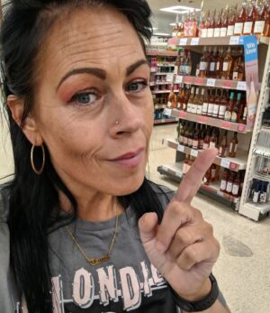 Alison Law Instagram - When she's in Sainsbury's doing a massive swerve from her favourite section because she's trying to stay in a calorie deficit 🤦🏻‍♀️ 🤣🤣🤣 #winelover #caloriecounting #caloriedeficit #swerve #dontdoit #beinggood #beingreal #almosttheweekend #instagoals