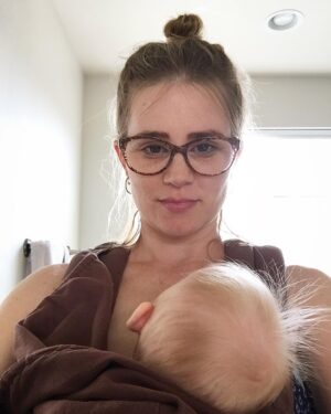 Alison Lohman Instagram - One of my fav roles! #momlife #liveinthemoment #lifeimitatesart #artimitateslife #drawfromlife #actingclass #noactingplease www.actwithalison.com (for a PERSONALIZED VIDEO click link in bio!)

@cameo #movies #film #tv #cameo #WhiteOleander #MatchstickMen #DragMeToHell #Flicka #BigFish #Acting #ActingClass