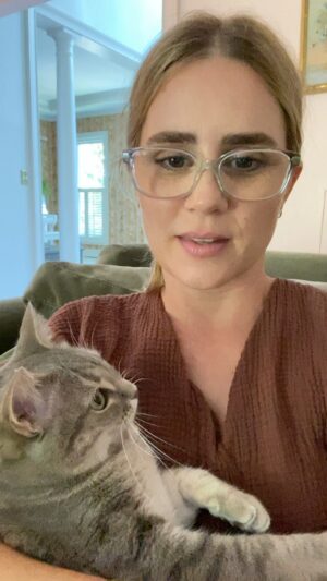 Alison Lohman Instagram - It’s me. For real💗
(for a PERSONALIZED VIDEO click link in bio!)

I’m still waiting for instagram 
to verify!  Thank you so much for following💗I’m verified on twitter: @ActWithAlison and you can find my classes on www.ActWithAlison.com

@cameo #movies #film #tv #cameo #WhiteOleander #MatchstickMen #DragMeToHell #Flicka #BigFish #Acting #ActingClass #Friday #nausicaä #Pasadena #BigWhite
