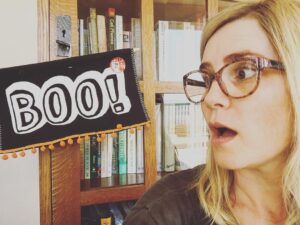Alison Lohman Instagram - It’s fall y’all! #imscaredlook #halloween🎃 #costumesareeverydayhere #whatsbehindmeisnotimportant #actingclasses www.actwithalison.com (for a PERSONALIZED VIDEO click link in bio!)

@cameo #movies #film #tv #cameo #WhiteOleander #MatchstickMen #DragMeToHell #Flicka #BigFish #Acting #ActingClass