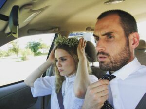 Alison Lohman Instagram - Happy Valentine’s to my love💗
A little throwback to the day we tied the knot!!

(for a PERSONALIZED VIDEO click link in bio!)

@cameo #movies #film #tv #cameo #WhiteOleander #MatchstickMen #DragMeToHell #Flicka #BigFish #Acting #ActingClass

#valentines #happyvalentinesday❤️ #Love #TheOneYouLove #ActWithAlison