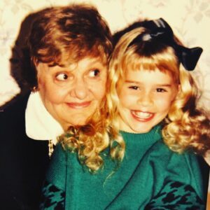 Alison Lohman Instagram - #TBT  Family. We miss the ones that are gone... and hold on tight to the ones who are here 💗

#AuntOdie
#Family
#Love
#ActWithAlison

(for a PERSONALIZED VIDEO click link in bio!)

@cameo #movies #film #tv #cameo #WhiteOleander #MatchstickMen #DragMeToHell #Flicka #BigFish #Acting #ActingClass