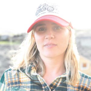 Alison Lohman Instagram - Hope everyone had a great Sunday! #changeyourperspective #getoutside #myuniform #actingclassescanchangeyourlife #breathe www.ActWithAlison.com (for a PERSONALIZED VIDEO click link in bio!)

@cameo #movies #film #tv #cameo #WhiteOleander #MatchstickMen #DragMeToHell #Flicka #BigFish #Acting #ActingClass
