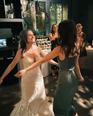 Alison Thornton Instagram - My sis got married ❤️