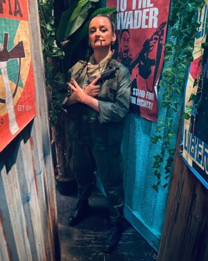 Alison Wright Instagram - Layton’s dreams are pretty messed up … imagine his nightmares. 

“A-Team Ruth” 😎❤️

📸 @claytastrophe 
#snowpiercertv #snowpiercer #ruthie #snowpiercerseason3 
@snowpiercertv