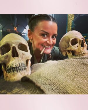 Alison Wright Instagram - Layton’s dreams are pretty messed up … imagine his nightmares. 

“A-Team Ruth” 😎❤️

📸 @claytastrophe 
#snowpiercertv #snowpiercer #ruthie #snowpiercerseason3 
@snowpiercertv