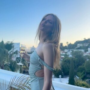 Alissa Violet Instagram - cheers xx
