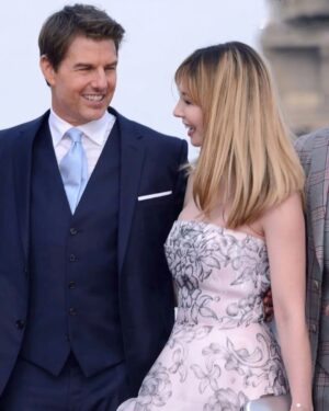 Alix Bénézech Instagram - Caption this ✨

I wish you best of luck to you @tomcruise and all the cast and crew for @topgunmovie in @festivaldecannes

A tout de suite 19h sur le live de @brutofficiel pour parler de #TomCruise

Merci @francebleu @francebleualsace de m'avoir interviewée ce matin dans la rubrique Une Alsacienne/Un Alsacien formidable, à écouter en replay sur le site de #FranceBleu

#photo @_abaca_ pour @purepeople

#CannesFilmFestival
#cannes2022
#AlixBenezech
#AlixBénézech
#theatre
#artistictheatre
#lamégèreapprivoisée
#williamshakespeare
alixbenezech