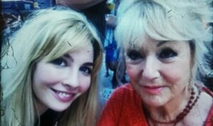 Alix Bénézech Instagram - Pour toujours dans nos cœurs

Au revoir Mylène ❤️

I loved you so much, you were the sweetest person, such a wonderful actress and human being, you were and you are so loved ✨

#mylenedemongeot

#rip #legendeducinema #love

#alixbenezech #alixbénézech
alixbenezech