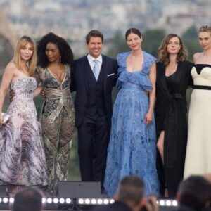 Alix Bénézech Instagram - A ce soir 21h15 sur @tmclachaine après @qofficiel dans le documentaire Le Système Tom Cruise réalisé par Elise le Bivic, écrit et présenté par @achalumax produit par @bangumiofficiel 🎥

#cinema #lesystemetomcruise #film #documentaire #tomcruise #MissionImpossibleFallout #missionimpossible #actress #actricefrancaise #acting #film #action #eiffeltower #toureiffel #paris #redcarpet #alixbenezech #alixbénézech
alixbenezech