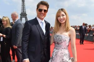 Alix Bénézech Instagram - A ce soir 21h15 sur @tmclachaine après @qofficiel dans le documentaire Le Système Tom Cruise réalisé par Elise le Bivic, écrit et présenté par @achalumax produit par @bangumiofficiel 🎥

#cinema #lesystemetomcruise #film #documentaire #tomcruise #MissionImpossibleFallout #missionimpossible #actress #actricefrancaise #acting #film #action #eiffeltower #toureiffel #paris #redcarpet #alixbenezech #alixbénézech
alixbenezech