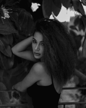 Alix Desmoineaux Instagram - 5/5 BW 🎬
Choose your number
.

@the__little__joe 📸