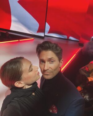 Alix Schwartz Instagram - This is not a V Day post, it’s just a random appreciation post that happens to be posted the day after and has nothing to do with the fact that society tells us we have to post romantic photos to tell the universe that we are in love. 🥀

😁

#life #nyc #feb15 #fashionweek #madeincanada #runway7fashion
