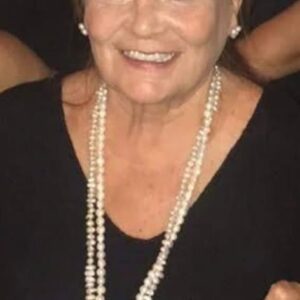 Aliye Uzunatağan Instagram - Sönmez Anne 💚 
Göstermiş olduğunuz ilgi ve alakanız için ne kadar teşekkür etsem az. 🙏🍀 
Tek tek cevap yazamasamda, tüm güzel paylaşımlarınızı, dileklerinizi okuyorum. 
Herkese en içten sevgilerimle 🌸
Aliye Uzunatağan
.
.
#kızılcıklerbeti @kizilcikserbetitv #showtv @showtv