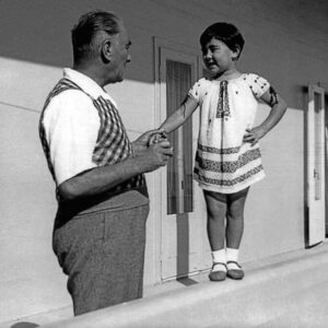 Aliye Uzunatağan Instagram - Mustafa Kemal Atatürk’ün tüm Dünya çocuklarına armağan ettiği “23 Nisan Ulusal Egemenlik ve Çocuk Bayramı’mız kutlu olsun 🤍🇹🇷🤍

Tüm çocukların; kendilerini özgürce ifade edebileceği, mutlu, neşeli ve sanat dolu bir Dünya’da büyümelerini diliyorum 🙏🤍🇹🇷🍀 
Aziz Atatürk’ümü saygıyla, sevgiyle, minnetle anıyorum 🙏🤍🇹🇷
.
.
.

#23nisanulusalegemenlikveçocukbayramı 
#23nisan
#23nisankutluolsun 
#mustafakemalatatürk 
#türkiye
#atatürk 
#sevgi #saygı #minnet #vefa #özlem