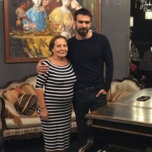 Aliye Uzunatağan Instagram - Adnan koç Rusya'nın en büyük ödülüne ( Tifi ye) aday oldu... çok sevinçliyim....