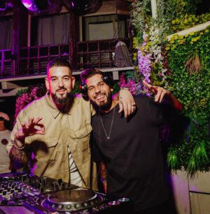 Allan Guedj Instagram - Un mardi au Sporbeach with my bro @kevinmcfly86 🍾
Only good vibes 🫶