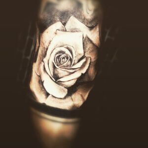 Allan Guedj Instagram - 🎁 🎉  JEUX CONCOURS 🎉🎁
Je suis trop content de vous faire gagner un Tattoo d’une valeur de 1000€ par la talentueuse @nana_ink_tattoo dans son salon @inkvictus_tattoo_barber 🥰

Pour participer c’est très simple :
* Follow @inkvictus_tattoo_barber & @nana_ink_tattoo 
* Met une story en marquant « je n’ai jamais vu ça de ma vie allez voir le compte @inkvictus_tattoo_barber »
* Tag 3 amis en commentaires

Le tirage au sort s’effectuera le 01 Août sur l’instagram du shop @inkvictus_tattoo_barber 

Moi personnellement j’en suis super content très très bonne expérience au shop n’hésitez pas à participer au jeux concours !!🔥👍🏼
