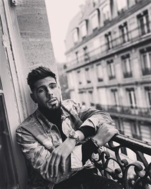 Allan Guedj Instagram - Tout dans le regard👀
