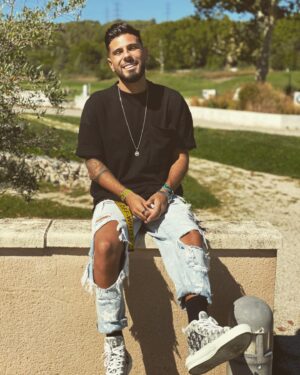 Allan Guedj Instagram - Croquez la vie a pleine dent 😃😉😂

#picoftheday #smile #ootd