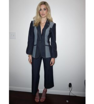 Allegra Edwards Instagram - Blue Jean Baaabyy (LA layyydeee)
.
What a joy to squeeze in some press for Season 3 of @uploadonprime 
Swipe for the verdict from the peanut gallery. 
MUA: @kendalfedail 
Hair: @ianjameshair @darladoeshair 
Styling: @audreybrianne 
Suit: @cinqasept