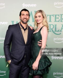 Actress Allegra Edwards HD Instagram Photos and Wallpapers December 2023