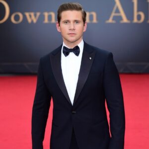 Allen Leech Instagram - What a truly wonderful night at the @downtonabbey_official world premiere last night. Thank you so much @Armani especially Roberta Armani for the perfect tuxedo. So special to share it with @jessicablairherman who is so beautiful and hot I may have been caught checking out her bum! 
Thank you to a great team! 
@millermode @jcmua