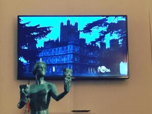 Allen Leech Instagram - Well look what's on! @downtonabbey_official @masterpieceonpbs #sagawards