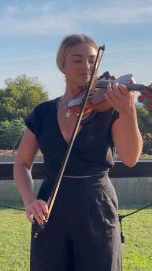 Allie Gonino Instagram - 🎻