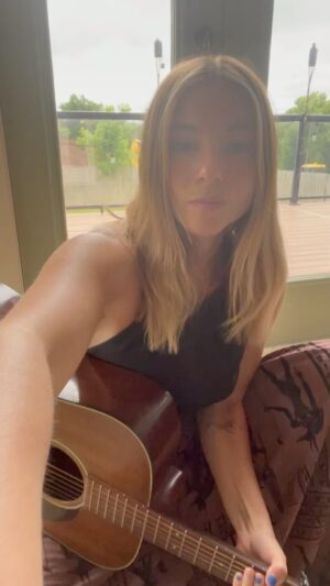 Allie Gonino Instagram - My favorite song of the last year… “Featherweight” by @fleetfoxes. The entire ‘Shore’ album was incredibly healing for my soul in a season when I needed it the most. 
#fleetfoxescover #fleetfoxes #acousticcover #robinpecknold