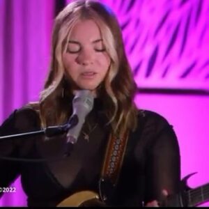 Allie Gonino Instagram - I wrote the title track of my newest EP, #goodmen as an ode to the men who are strong, lead, nurture, protect, and provide. We need men. We need honorable men who respect nature and women and children. We need men who are led by their spirit instead of their egos. We need men who can be soft and gentle and kind, who are secure enough in themselves that they don’t need to tear others down or feign indifference in order to feel valuable or worthy. We need men, to build, to lean on, to create with. I’m grateful for the men in my corner who uplift me and provide stability and protection. Share this with a man you love 🤍

Thanks again to @highlandsjam for having me on your platform. 

#chickswhopick #texflex #livemusic #musician #indiemusic #indiemusician #highlandsjam #musiciansofinstagram #femalesongwriter #songwriters
