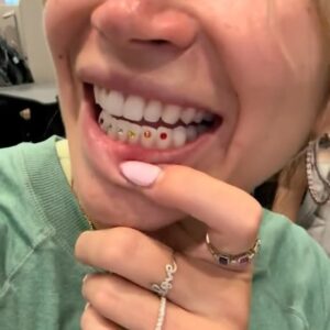 Allie Kaplan Instagram - ✨🌈✨
.
.
.
.
.
#gemzeez #toothgems #smallbusiness #smallbusinessowner #femaleentrepreneur #founder #femalefounders #femaleempowerment #toothgemkit #diy