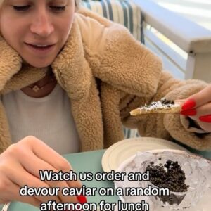 Allie Kaplan Instagram - When she orders right, she orders right 🥹✨
.
.
.
.
#caviar #brunch #sisters #twins #lunch #luxury #losangeles
