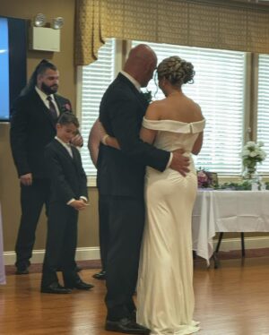 Allie Recks Instagram - Absolutely love being surrounded by so much love and family. I had a blast. A beautiful wedding and even more beautiful couple. Congratulations to my brother in law John and his wife Jen ❤️ I wish you a lifetime of happiness 🥹