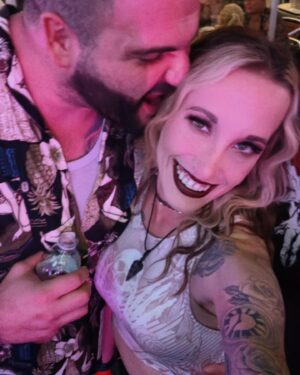 Allie Recks Instagram - Lucky to be loved by you 💚