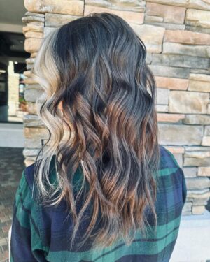 Allie Recks Instagram - Before & After ✨
@hairdesign.by.lindi