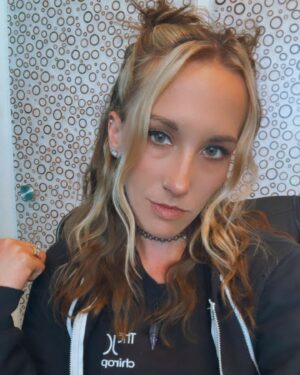 Allie Recks Instagram - Been a while 💜