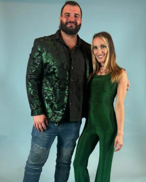 Allie Recks Instagram - The Orlando’s 💚

📸: @spotmonkeyphotos but using my phone 😊