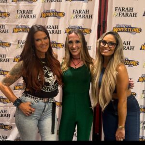 Allie Recks Instagram - Not everyday do you get to meet your heroes. Just take the picture. 🥹
Thank you @trishstratuscom & @machetegirl 😭💜