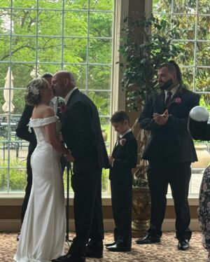 Allie Recks Instagram - Absolutely love being surrounded by so much love and family. I had a blast. A beautiful wedding and even more beautiful couple. Congratulations to my brother in law John and his wife Jen ❤️ I wish you a lifetime of happiness 🥹
