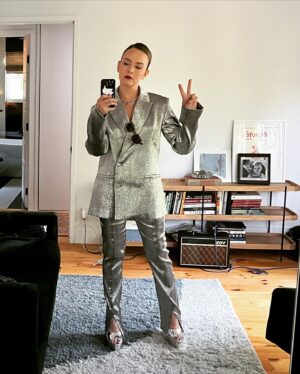 Allison Miller Instagram - Oh no she’s posting the watermark oh no it must be an emergency and the emergency is going outside and supporting cool people doing cool things (looking at you @silvertreedirector and @petechatmon) Can’t wait to watch the rest of this show 🔥🍆🔪 apologies for these emojis the last picture is just a brief juxtaposition so as to not blind you with glitter.