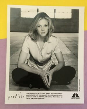 Ally Walker Instagram - Profiler publicity photo! #flashback 

#profiler #samanthawaters #allywalker #nbc