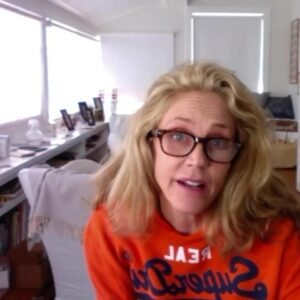 Ally Walker Instagram - Blast from the past during the pandemic insanity.  The Jenner girls are gorgeous and so....I should have worn my glasses.

#makeup #makeuptutorial #jenners #jennersisters #kyliejennerfans