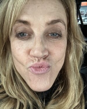 Ally Walker Instagram - 21k! ❤️😘