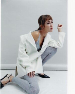 Almudena Amor Instagram - Gracias @telva por esta entrevista y fotos hechas con tanto cariño,
las teneis en papel en el número de Noviembre en la sección de Cultura 🤍

Photo @tomasdelafuente
Interview @cesarsuarezz 
Stylist @crisgvivanco
Muah @carmendejuan
Agent @dianaellerker

Gracias a todo el equipo 🖤