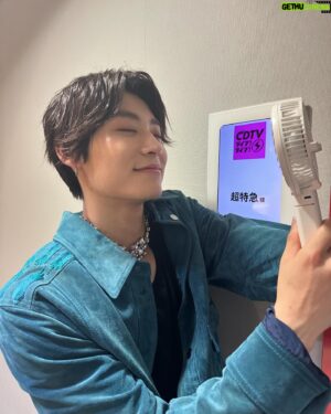 Aloha Takamatsu Instagram - 『CDTVライブ!ライブ! 』本当にありがとうございました！
Steal a Kiss初披露どーでしたか？？💋💋💋
感想待ってまーちゅ😘
#CDTVライブライブ　#Justlike_超特急　 #超特急_ステキス # CDTVへ超特急出発進行　#超特急アロハ