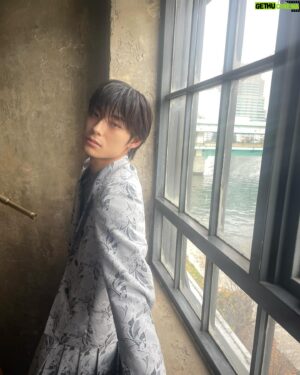 Aloha Takamatsu Instagram - 2024年、年始のご挨拶遅れましたが宜しくお願い致します🙇
何とも悲しい出来事が続いて
辛い気持ちの切り替えが難しいですが　新たな年のスタートです。
今年も何事にも真っ直ぐやっていきます！！
皆さんにもっともっと笑顔届けます😊
#2024年 #超特急  #髙松アロハ