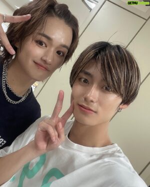 Aloha Takamatsu Instagram - EBiDAN THE LIVE UNIVERSE2023🩵🩵🩵
最高でした！！
初めましてのシャッフルは
げんじぶの空人役！ばり嬉しかった！！本当に来てくださった方、
配信を見てくれた方ありがとうございました😊
#ebidanthelive2023 #ebidan 
#髙松アロハ #大倉空人