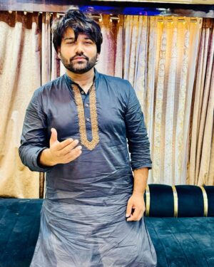 Altamash Faridi Instagram - May Allah accept all your prayers and forgive all your faults on this Eid. Eid Mubarak to you and your family ❤️🌙🤲