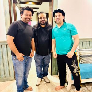 Altamash Faridi Instagram - Had an amazing session for the legend my all time favourite @ipritamofficial dada.... He has always supported me and motivated me... My first debut song was with him #tuhehaqeeqat from the film #tummile... Recorded another beautiful song for him yesterday with my brother @officialaltamashfaridi .... Looking forward to another year of hits with him after #VeKamleya #RockyAurRani #mainTeraRastaDekhunga #Dunki #Turkallenyan #Laalsinghchaddha last year.... #pritam #altamashfaridi #recording #studio